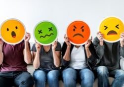 unhappy-faces-social-media